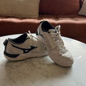 Volleyball court sneakers 👟